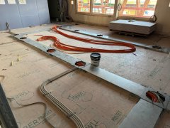 Innenausbau Schule: Kabel, Kabel, Kabel .......